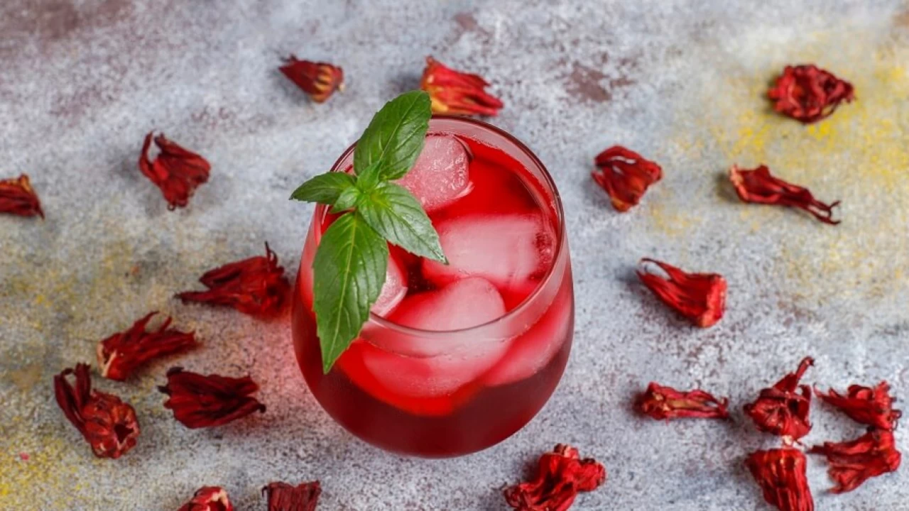 How to prepare red mojito with