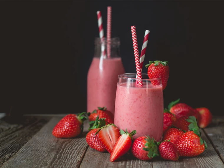 15 Strawberry Smoothies That G