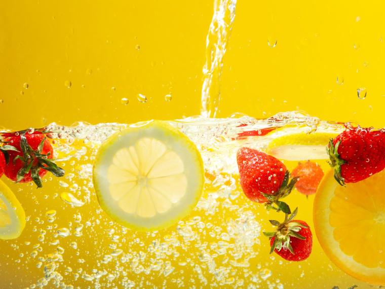 طرز تهیه یخ در بهشت لیمو و توت