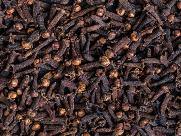 Properties of Clove for Men an