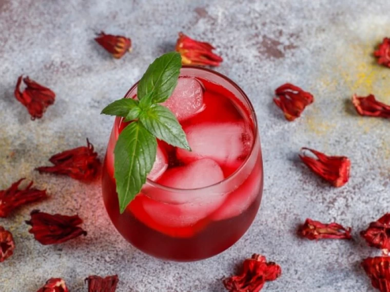 How to prepare red mojito with