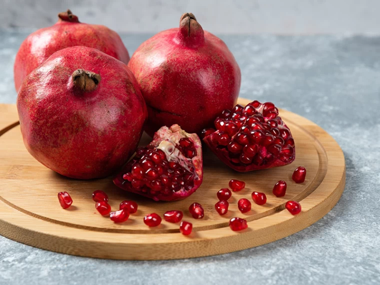 How many calories are in pomeg