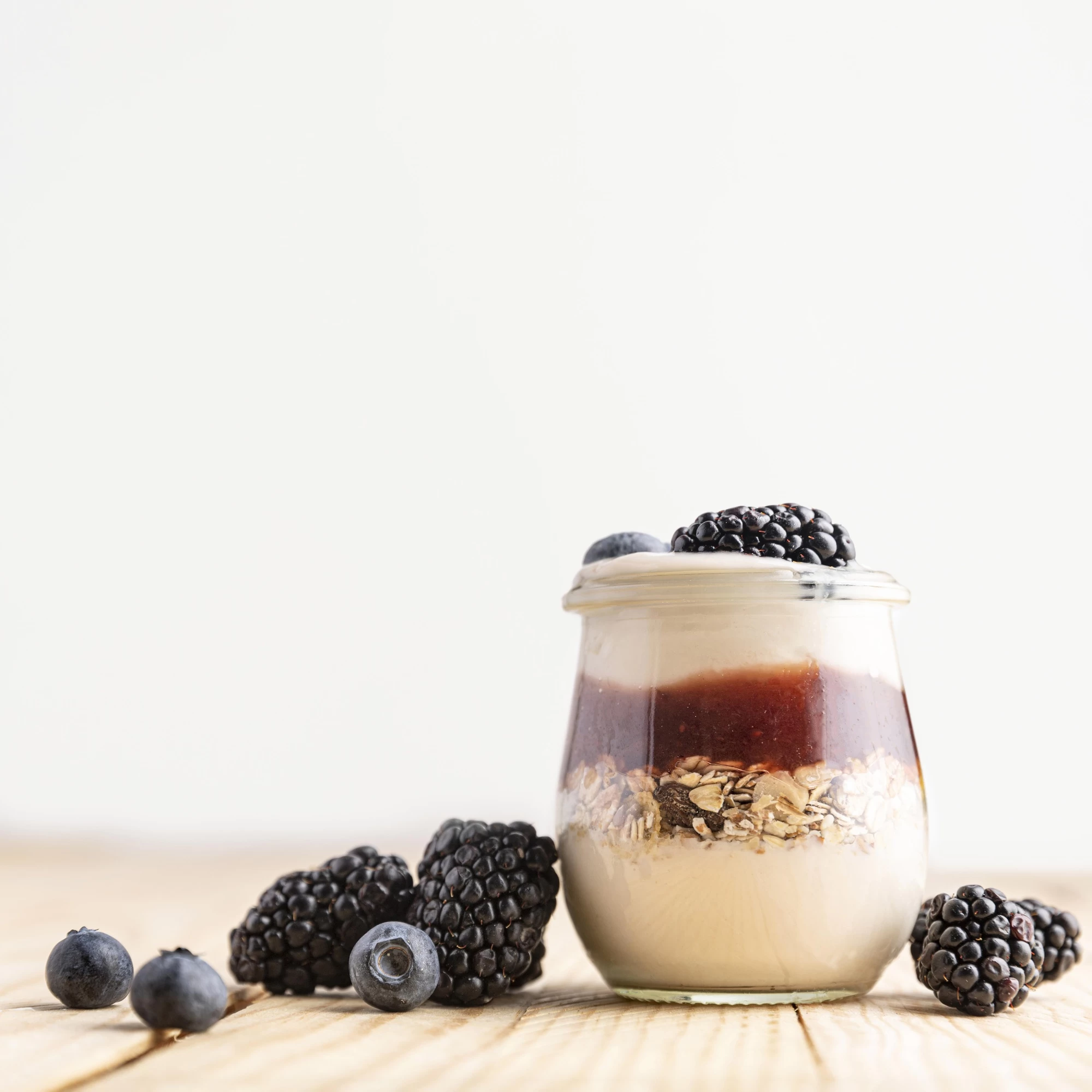 طرز تهیه ۵ مدل اسموتی شاه&zwnj;توت