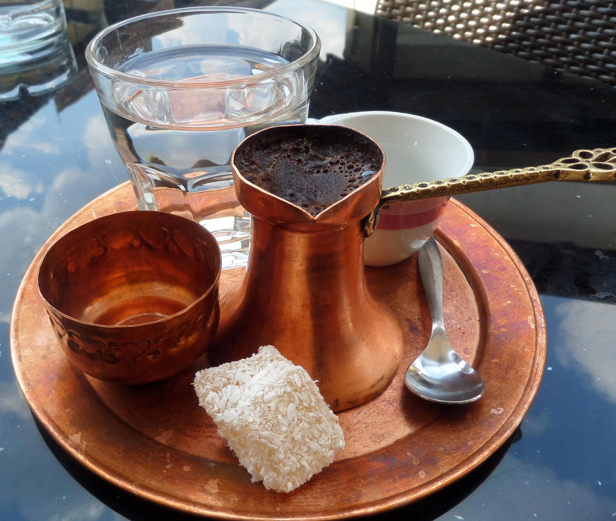 قهوه ترک: طرز تهیه، فواید، و نکات مهم مصرف